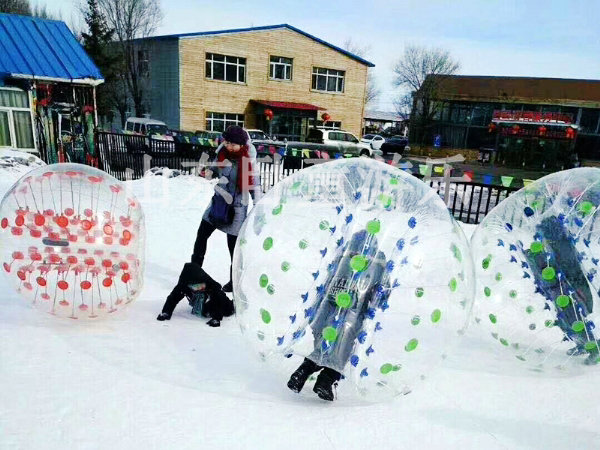 雪地碰碰球